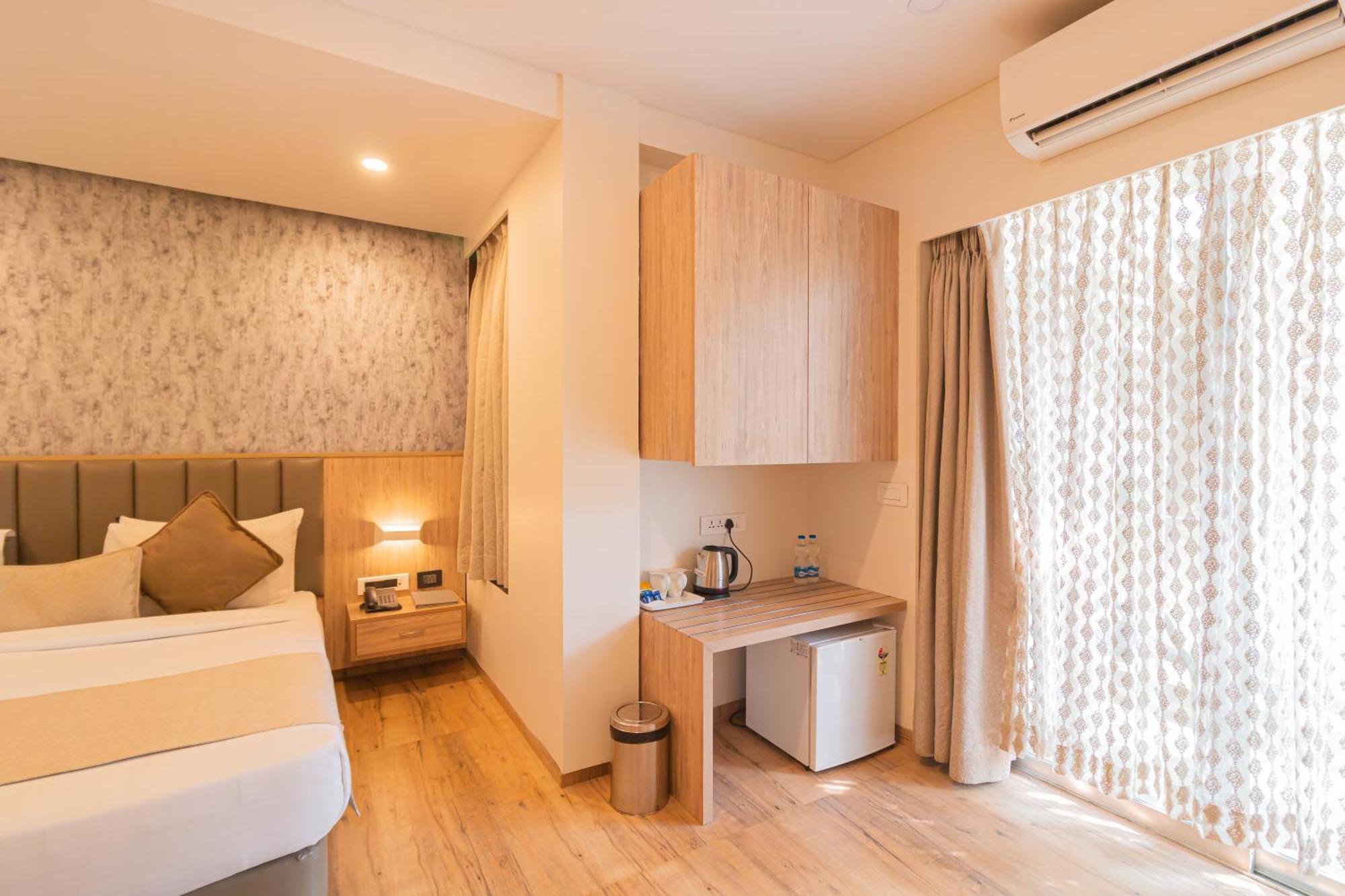 Hotel Celestiial , Candolim Esterno foto