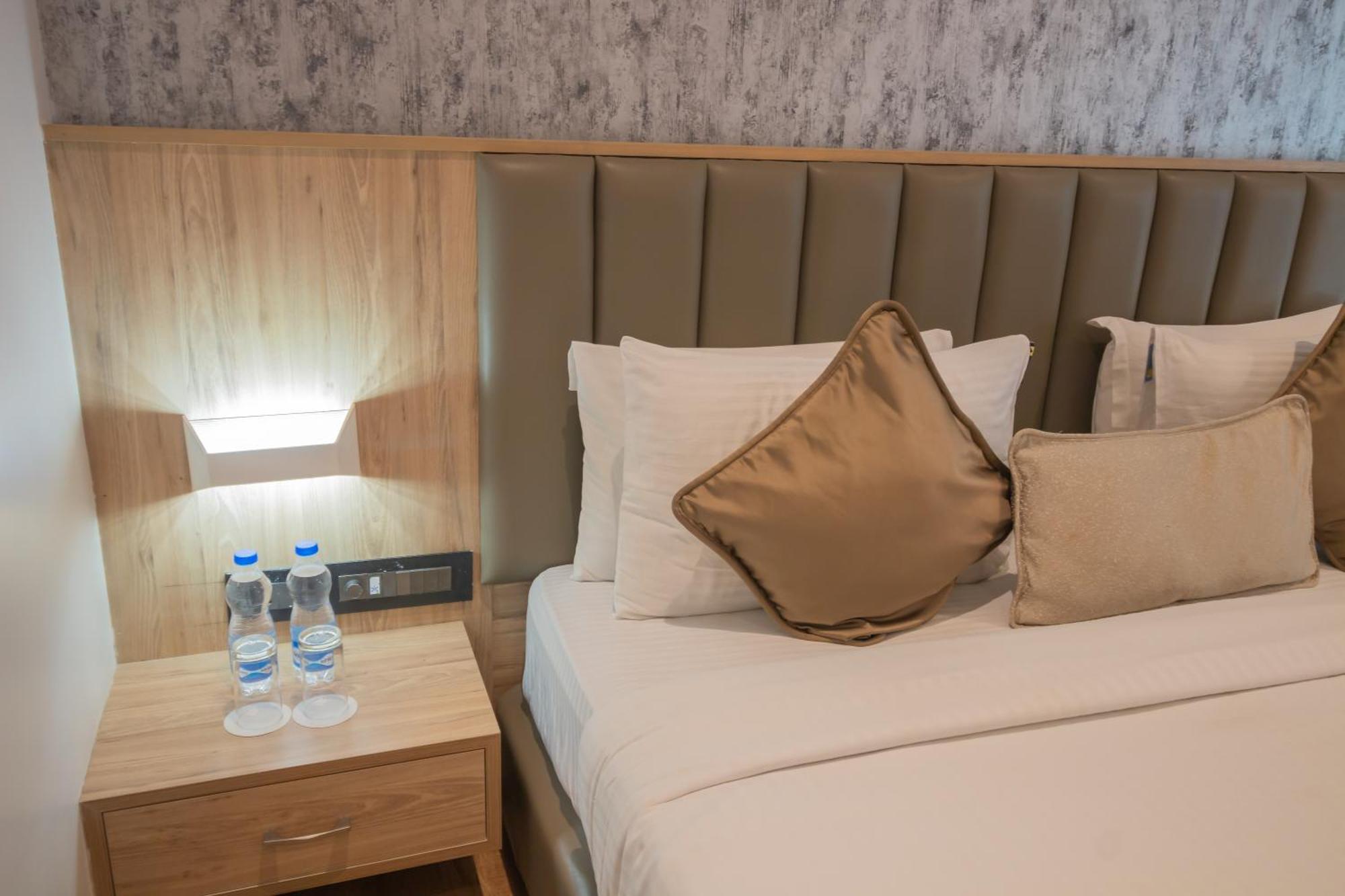 Hotel Celestiial , Candolim Esterno foto