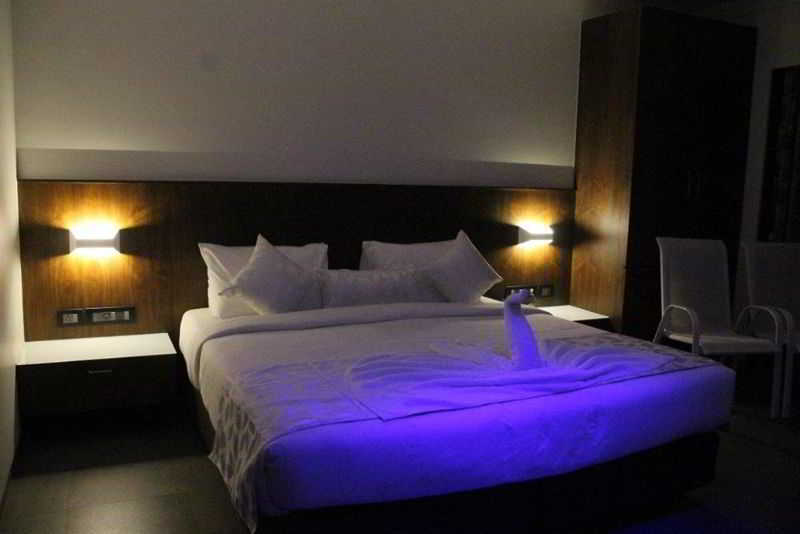 Hotel Celestiial , Candolim Esterno foto